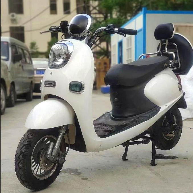 电瓶车成人款转让（使用痕迹正常）